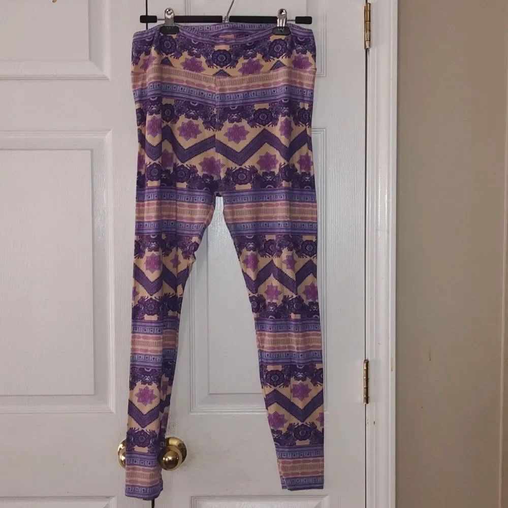 LulaRoe purple peach pink blue Tall & Curvy leggings Sz Tall and Curvy